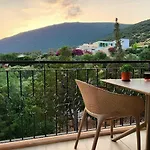 Lejlighed Azure Haven - A Seaside Retreat Surrounded By Nature