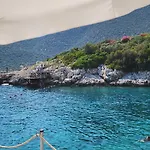 Lejlighed Azure Haven - A Seaside Retreat Surrounded By Nature *