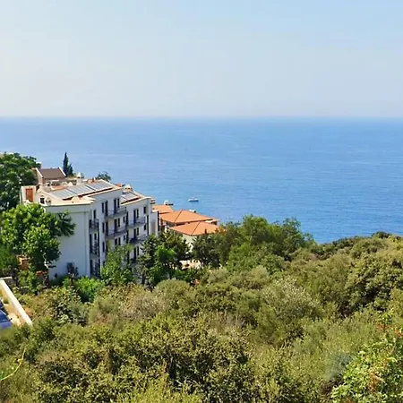 Apartment Azure Haven - A Seaside Retreat Surrounded By Nature