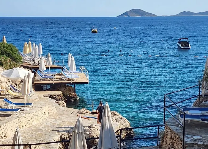 Azure Haven - A Seaside Retreat Surrounded By Nature 公寓 卡斯