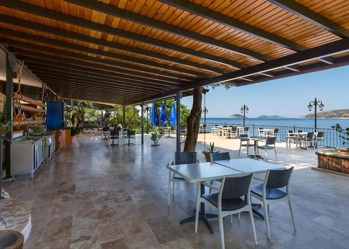 Azure Haven - A Seaside Retreat Surrounded By Nature 公寓 卡斯